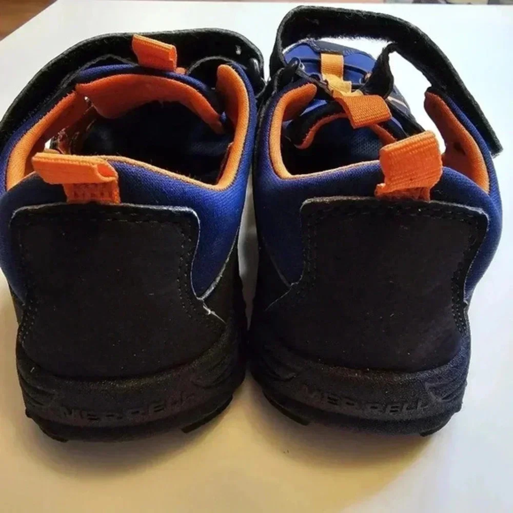 Merrell hydro big kid size 4‎ sandals